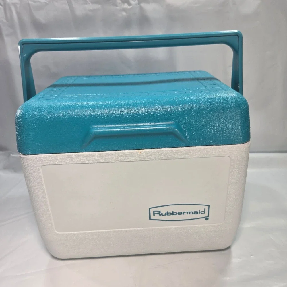 Vintage Rubbermaid Cooler Teal White with Refreeze Ice Pack Bottle lunchbox